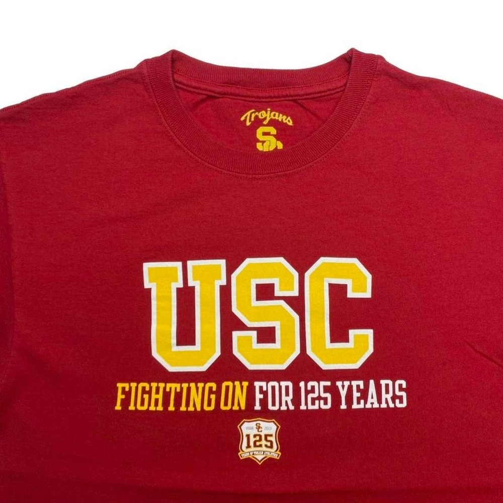 USC Trojans‎ college shirt
